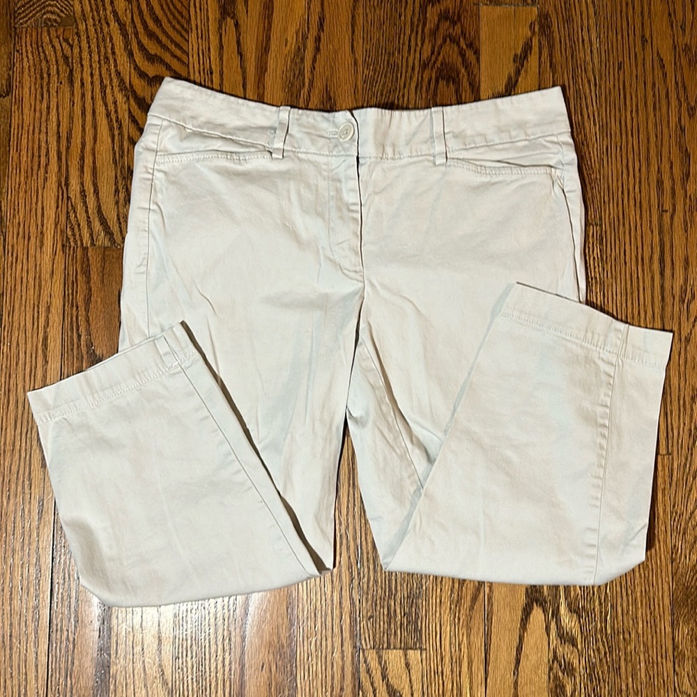 LOFT original crop cream khaki size 6P